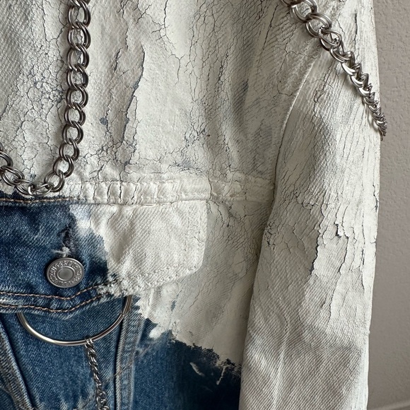 Very Rare 90s LEVI'S Denim Trucker  Hippie Grunge Jacket Patch and Chains, L. - Picture 11 of 16